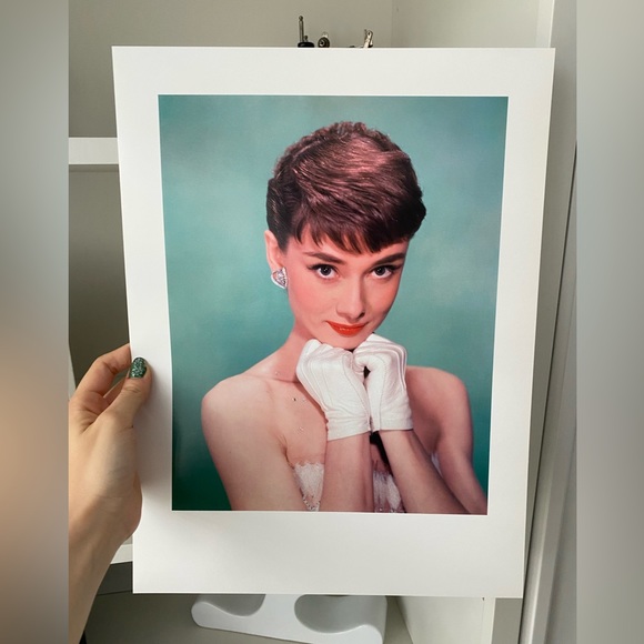AUDREY HEPBURN Unframed photograph - Picture 2 of 2